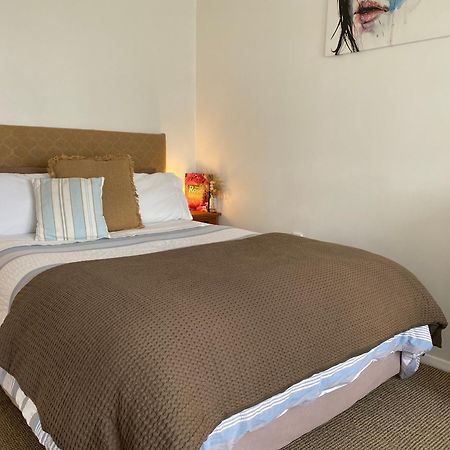 Wee Blue Bnb- Central Cosy Villa Timaru Esterno foto
